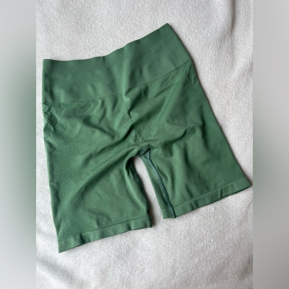 Alphalete Amplify Shorts - Jade - Picture 3 of 4